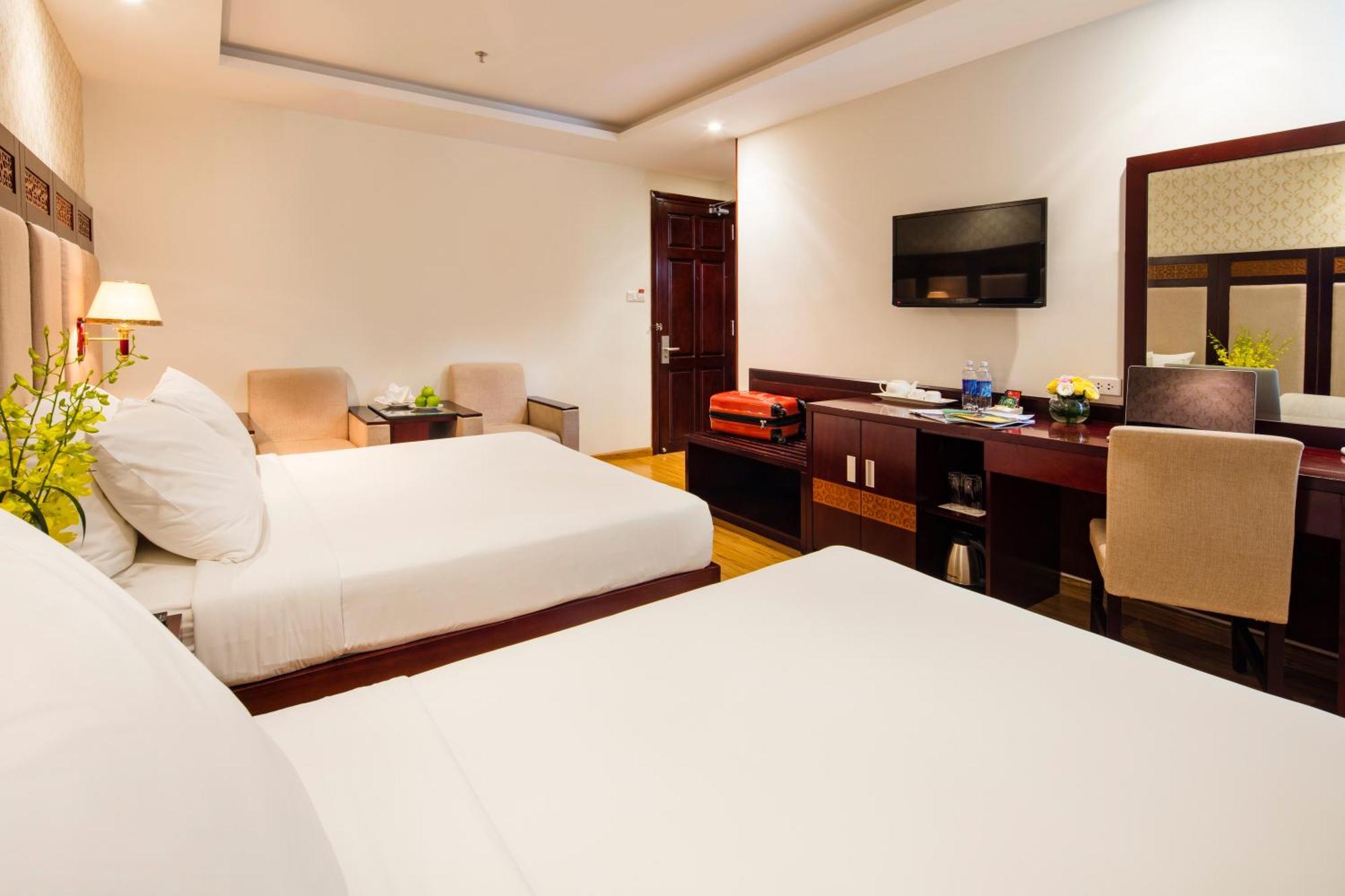 Khách sạn Galliot 4*